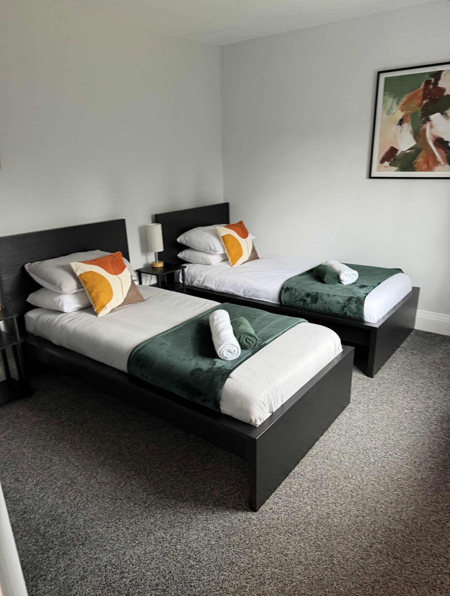 Bedroom in serviced accommodation near Doncaster city centre and Doncaster Royal Infirmary